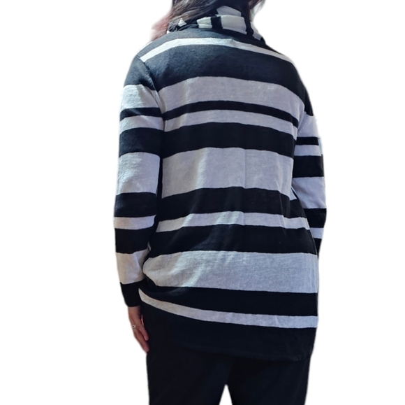 Alice + OLIVIA Black white Striped  drape wrap around black sweater sz Midium - Picture 5 of 16